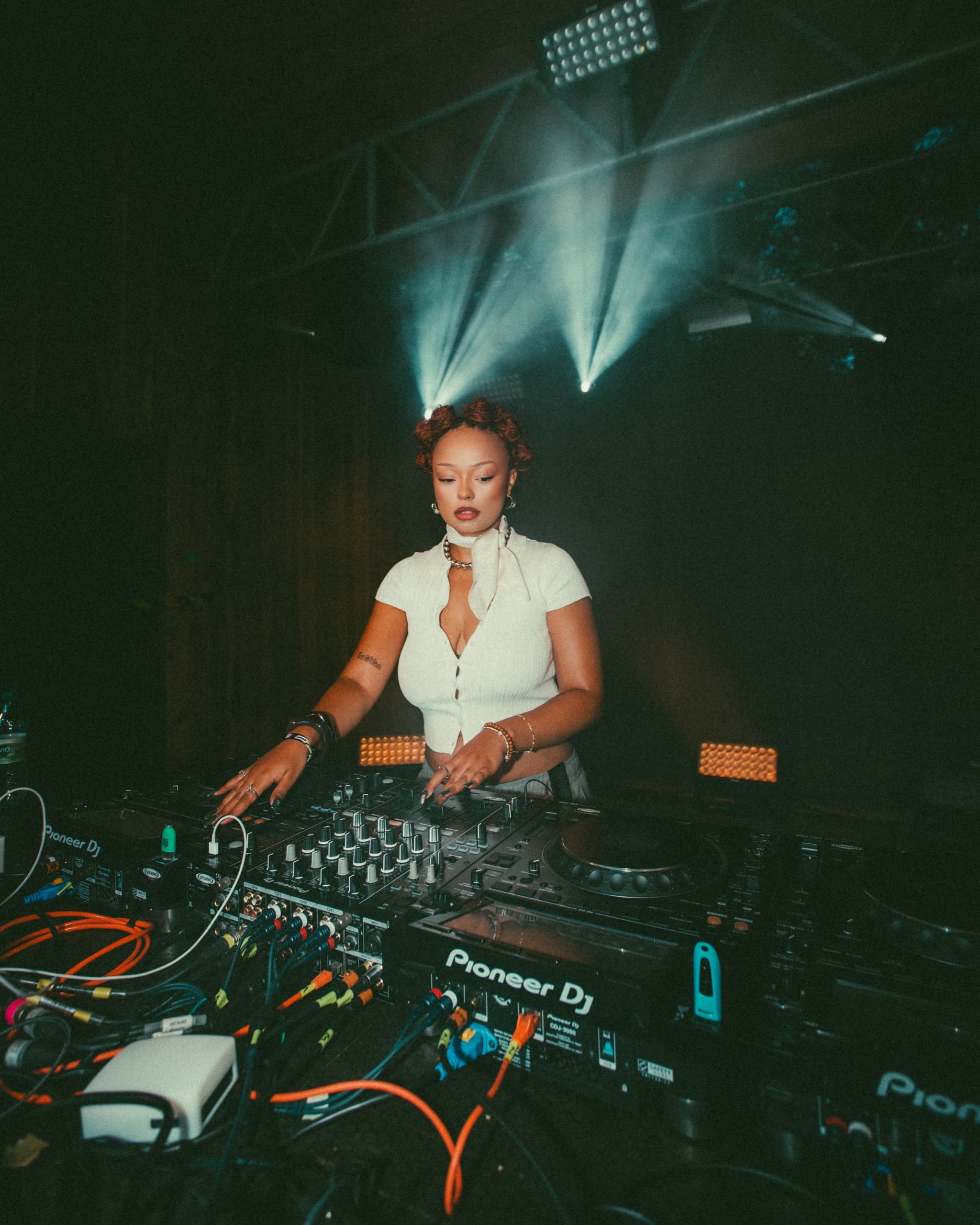Toolow at the decks