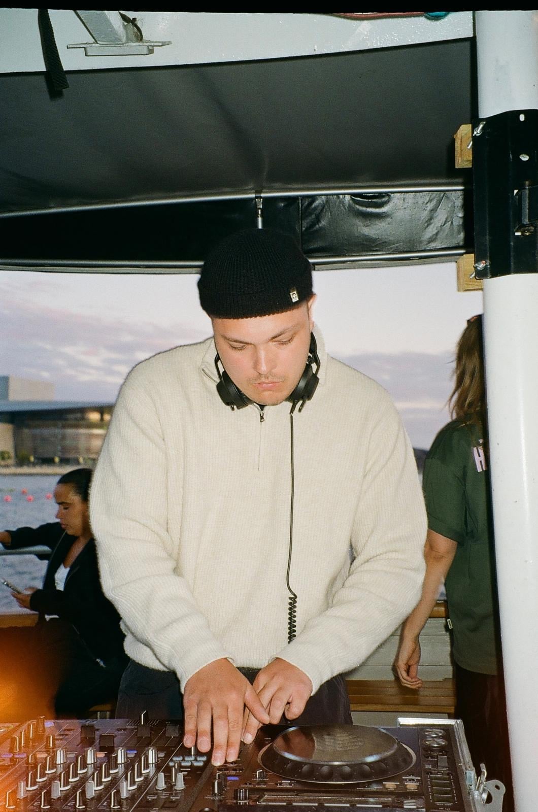 ONNEA at the decks